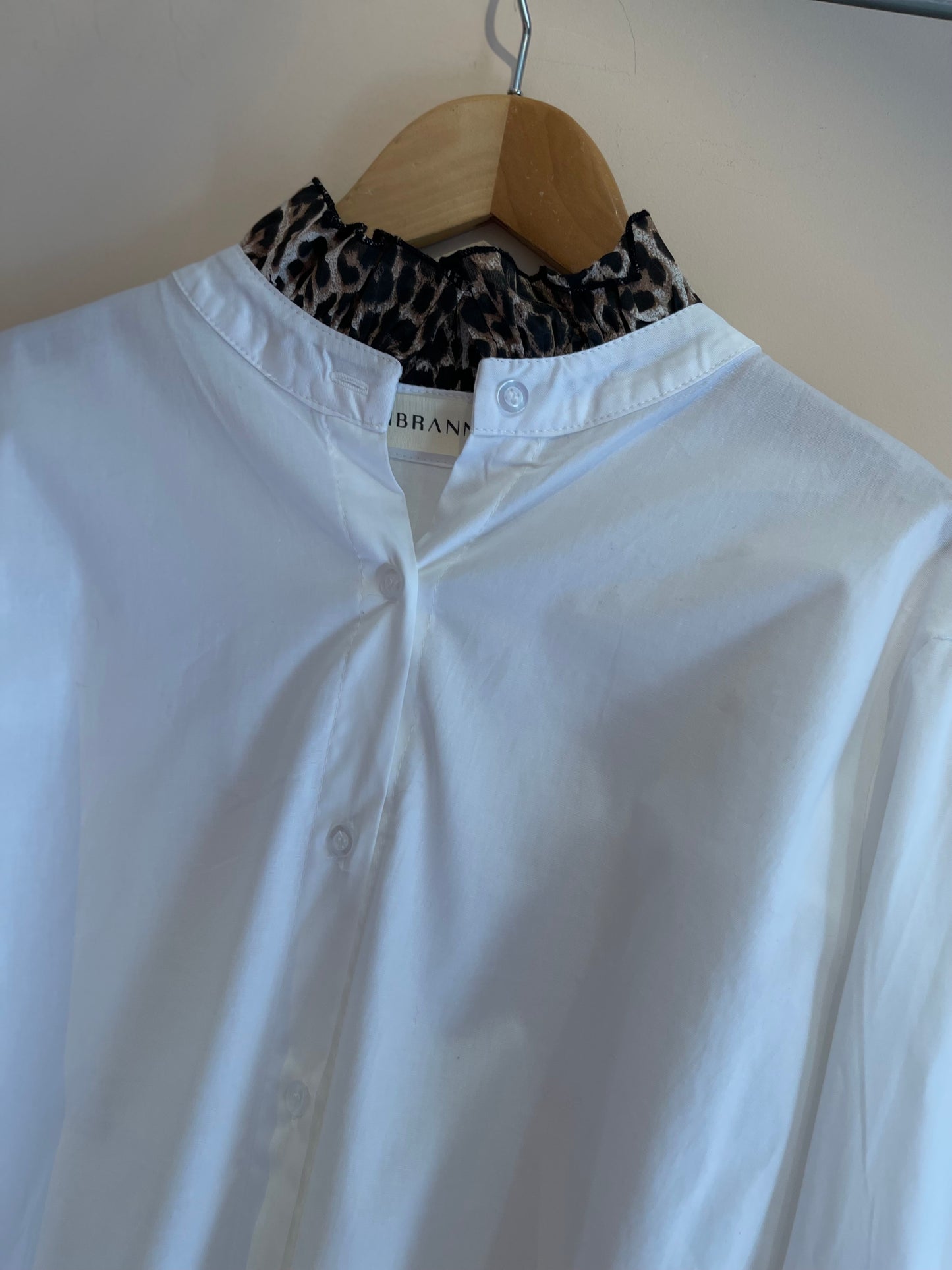 SAVAGE WHITE | Camisa branca com leopardo
