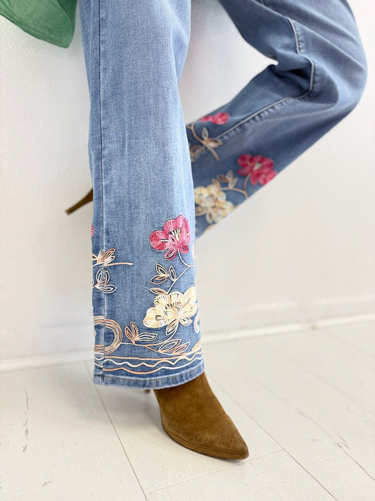ROMY | Jeans com flores bordadas