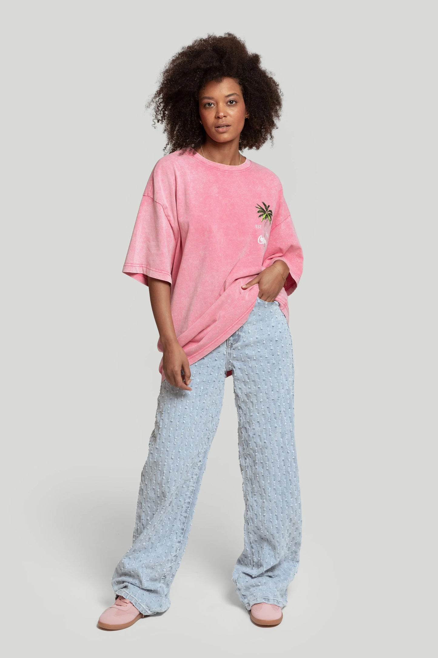 CALIFÓRNIA | T-shirt oversized com palmeiras