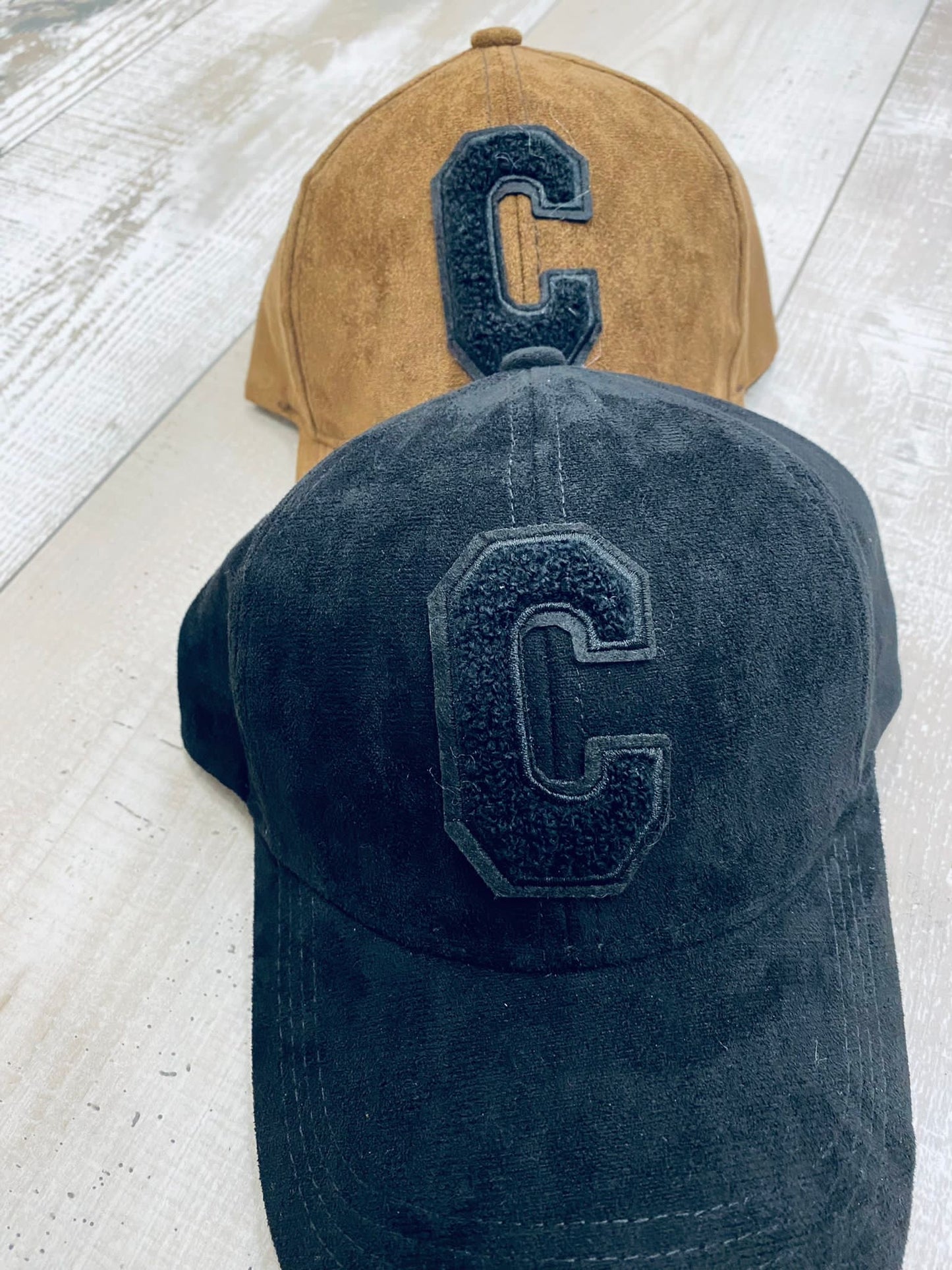 CHELSEA Black | Cap em camurça