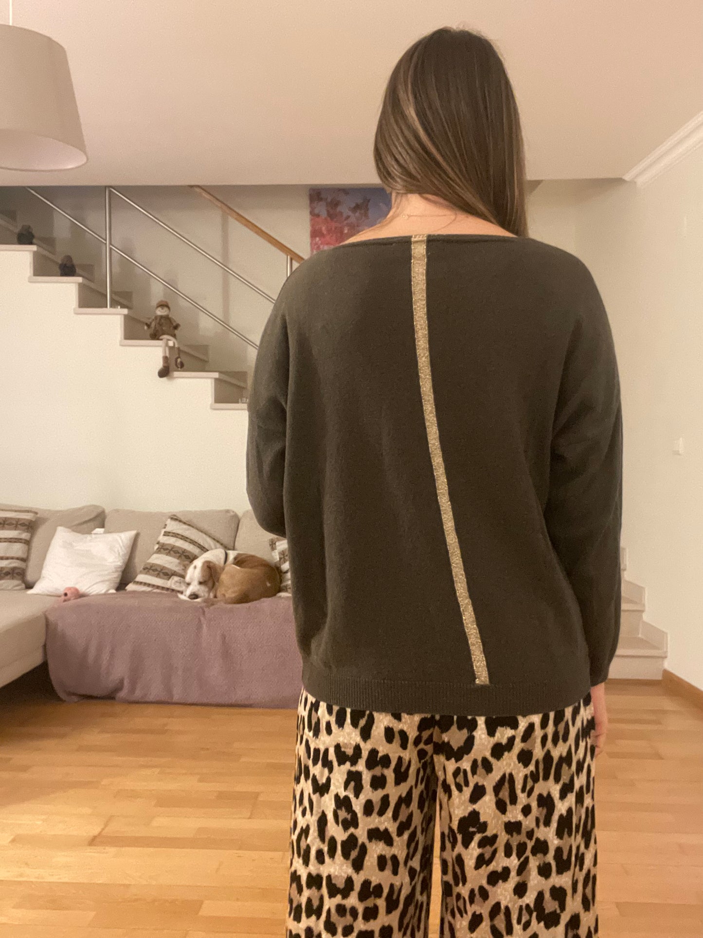 OLIVIA | Malha decote bico com risca lurex nas costas