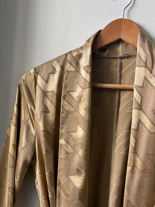 BRILLOS Dourado | Conjunto acetinado com estrelas estampado