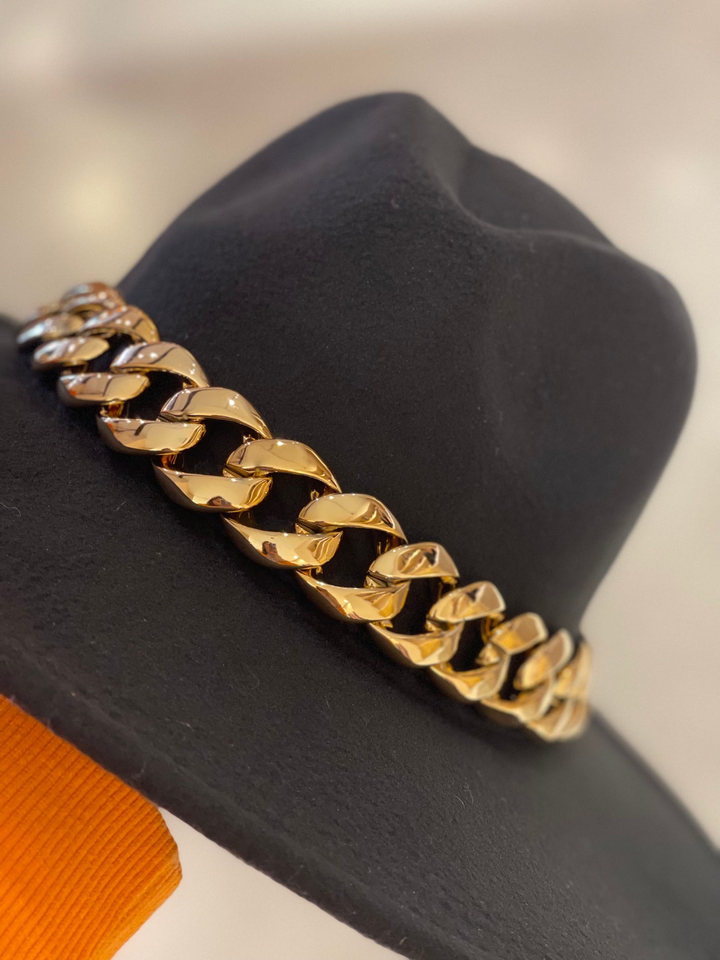 CHAIN | Chapéu corrente