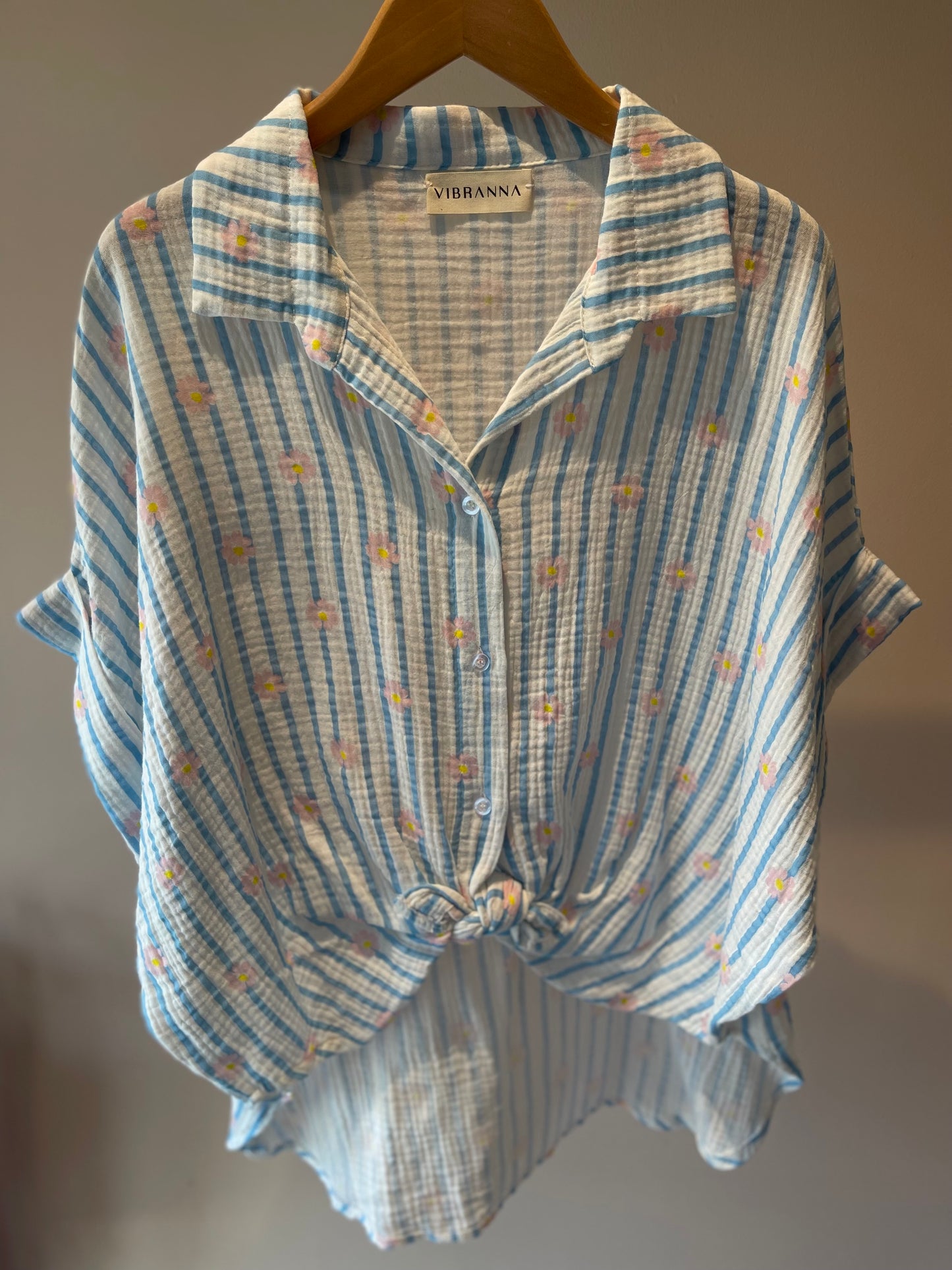 MARGARIDAS | Camisa de manga curta com flores bordadas e riscas