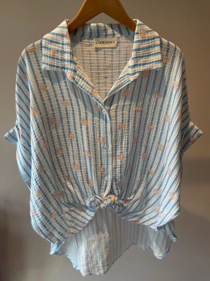 MARGARIDAS | Camisa de manga curta com flores bordadas e riscas