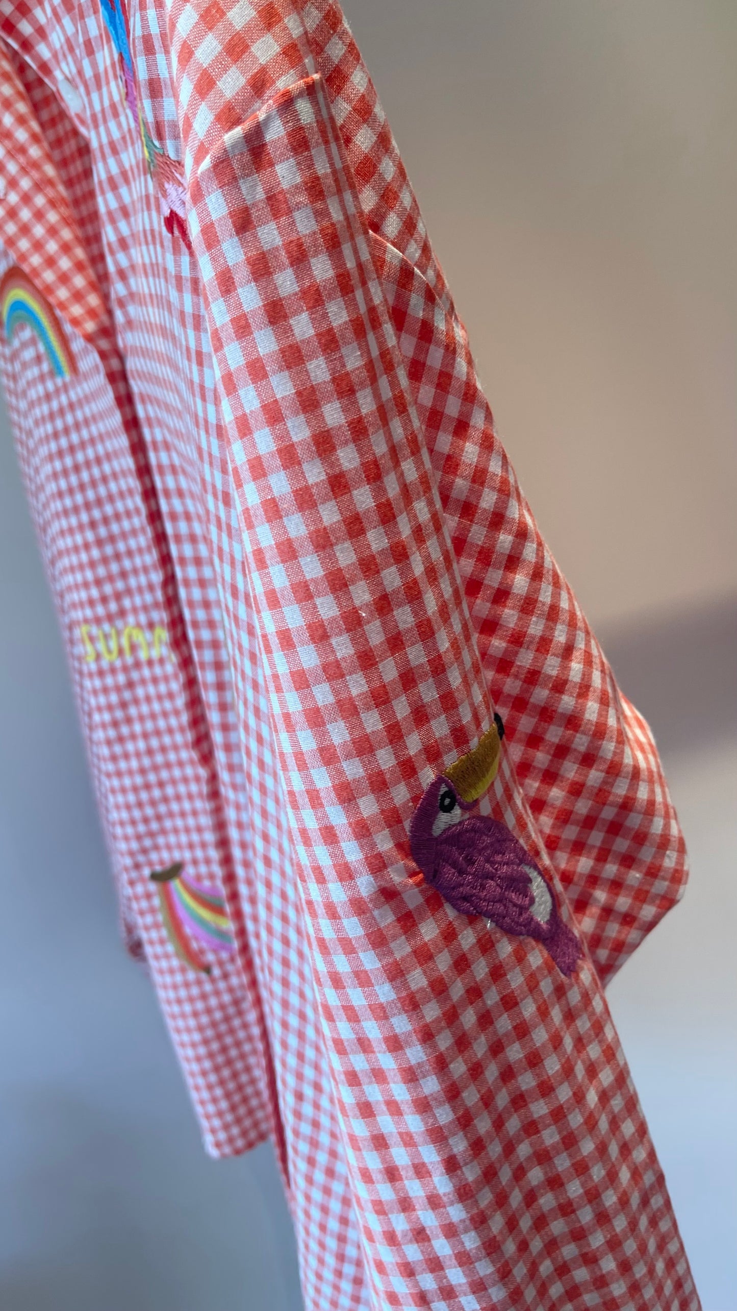 PARROT | Camisa quadrados com desenhos bordados