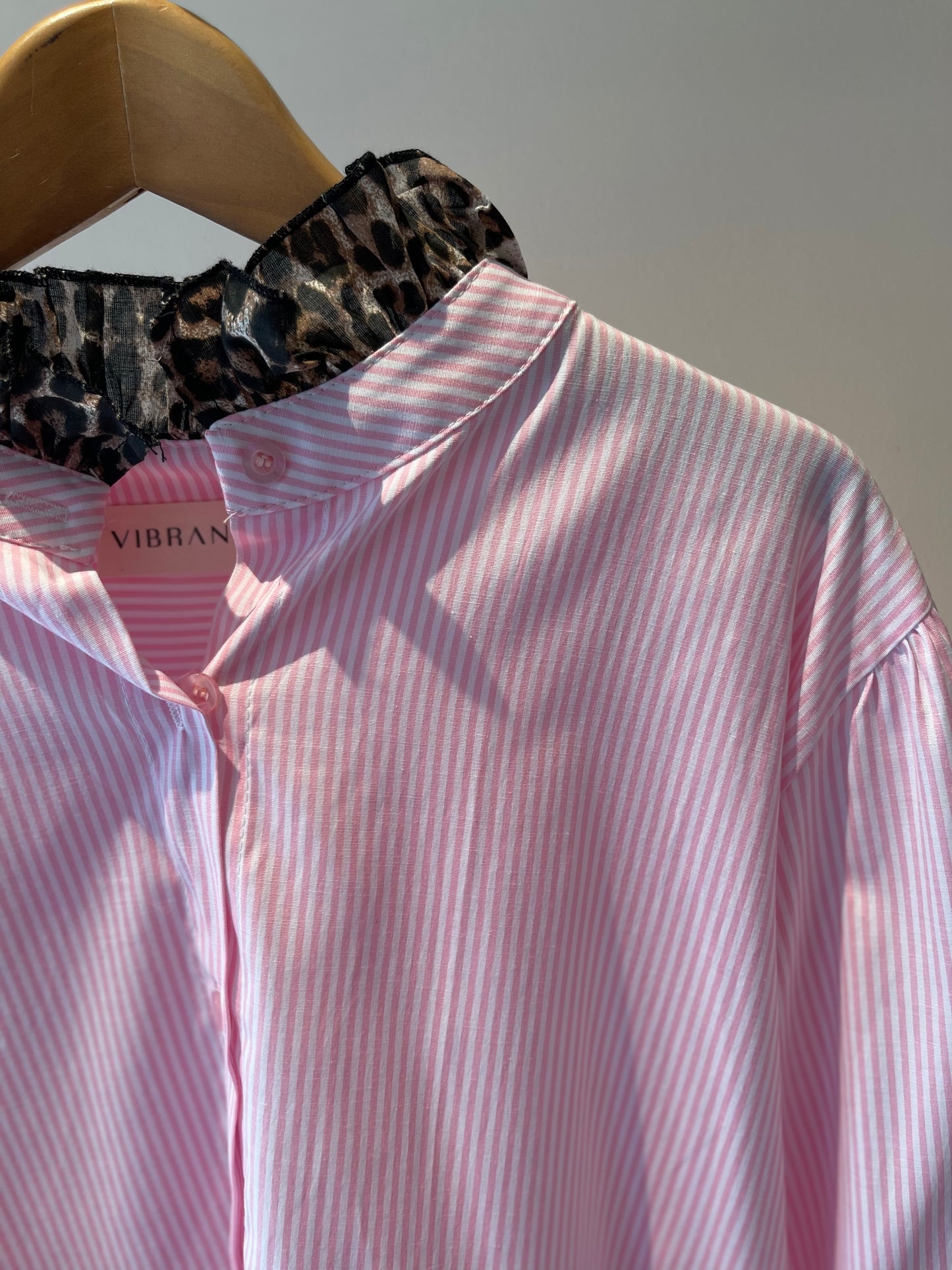SAVAGE CHIC | Camisa de riscas com leopardo