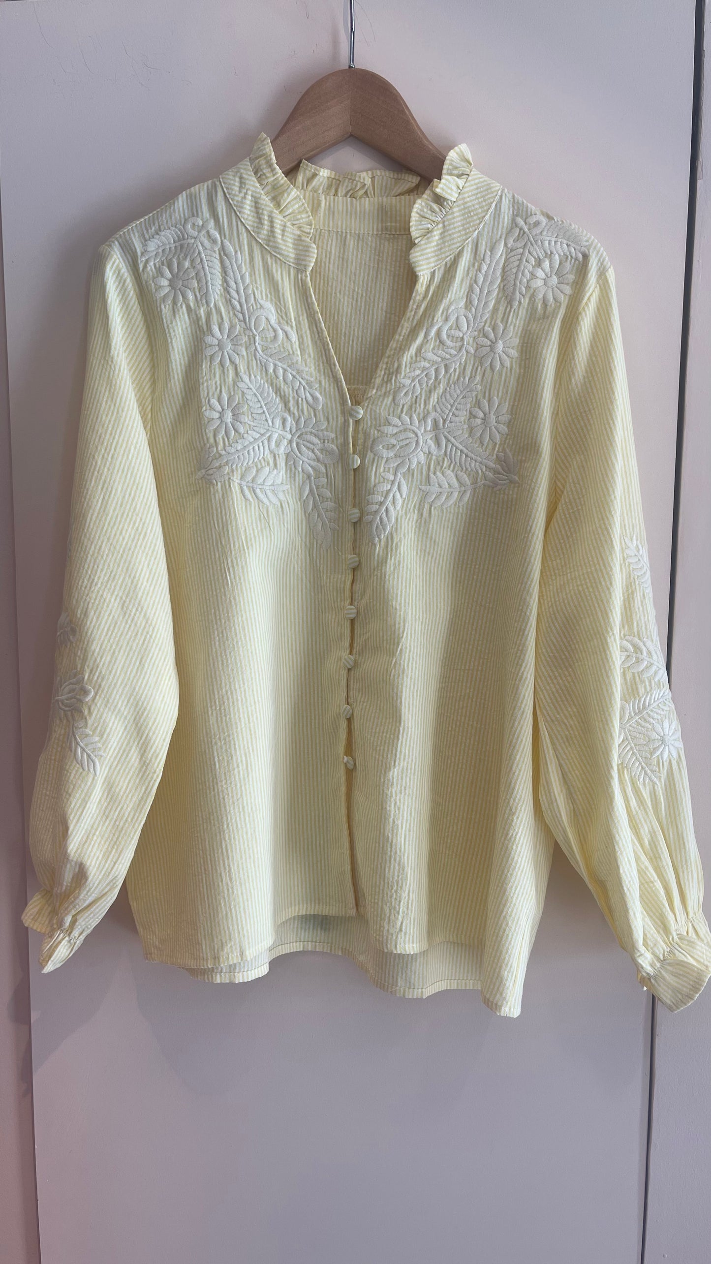 SUNNY BLOOM | Camisa de riscas com flores bordadas