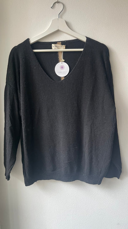 OLIVIA | V-neck knit with lurex stripe on the back