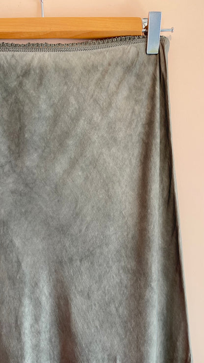 ROSÁLIA | Satin skirt with lace