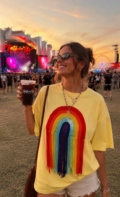 RAINBOW VIBES | T-shirt com arco-íris em croché