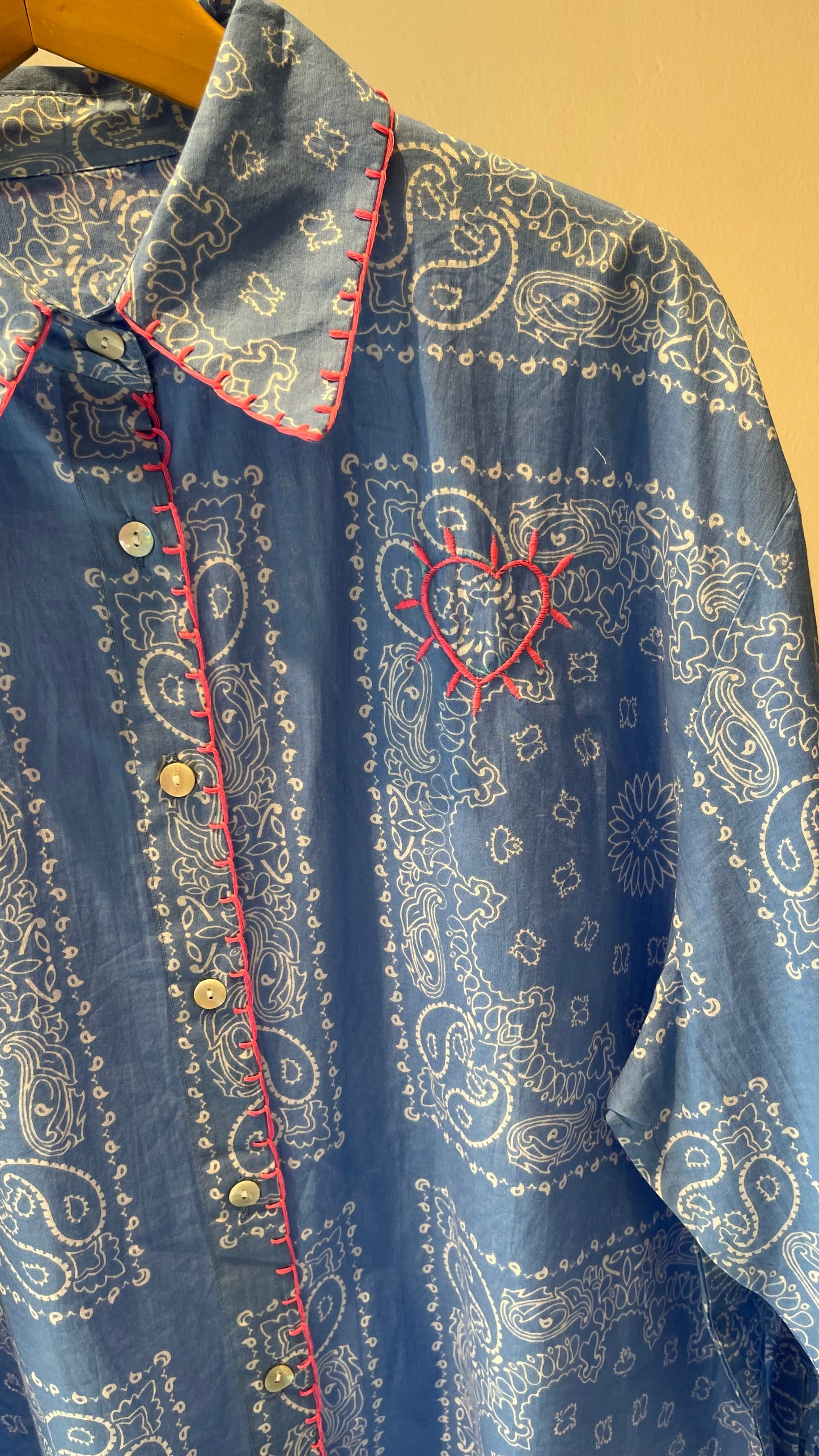PLANET | Camisa estampada com bordados