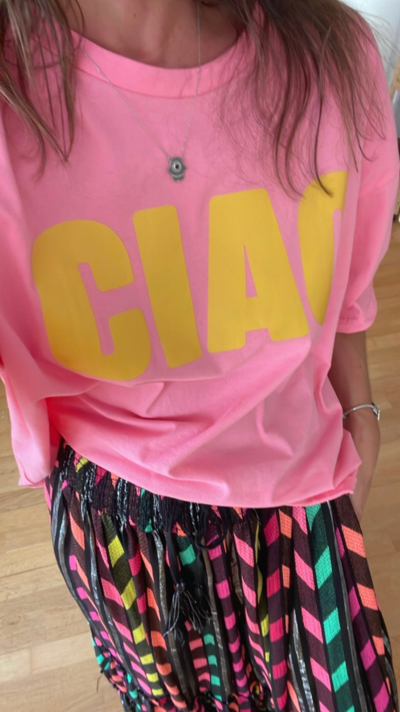 CIAO | T-shirt oversized com frase estampada