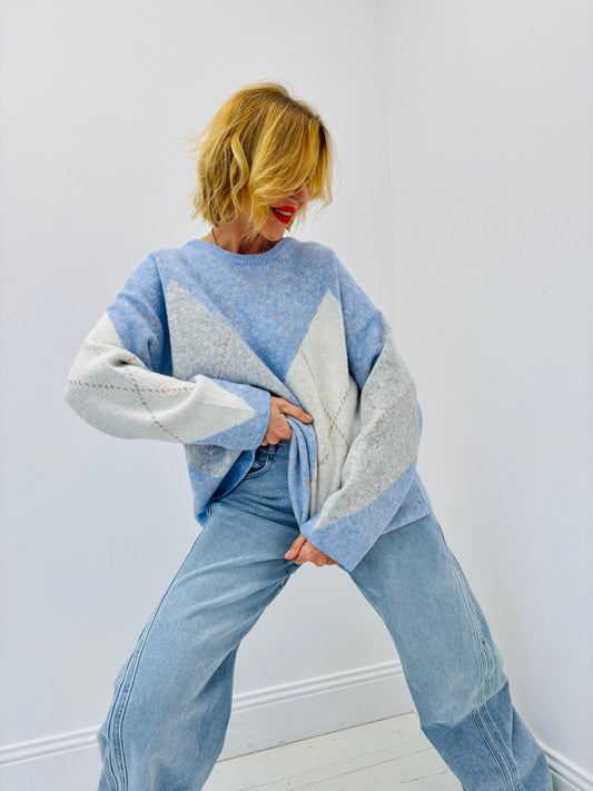 malha azul com losangos