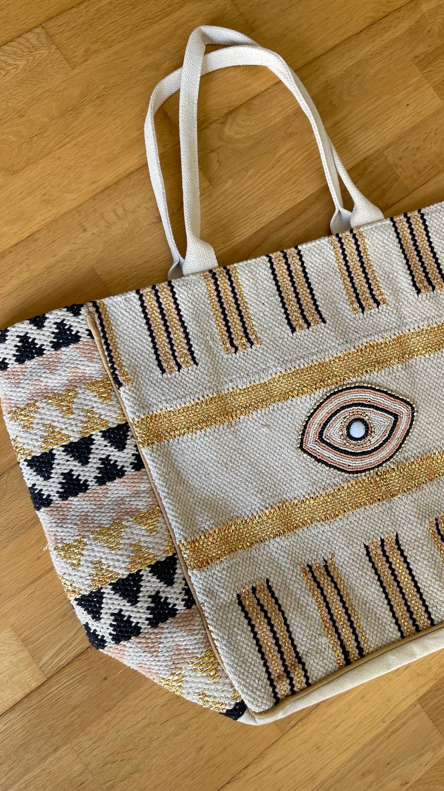 GOLDEN EYE | Cotton bag with beads