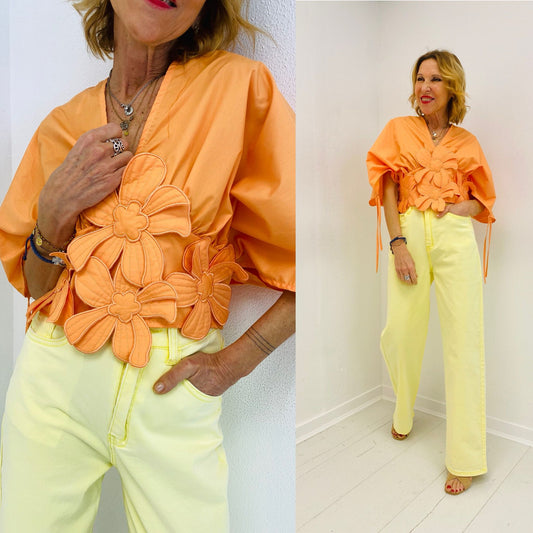 FLOR | Camisa com aplique em flor