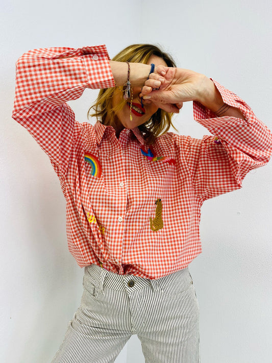 PARROT | Camisa quadrados com desenhos bordados