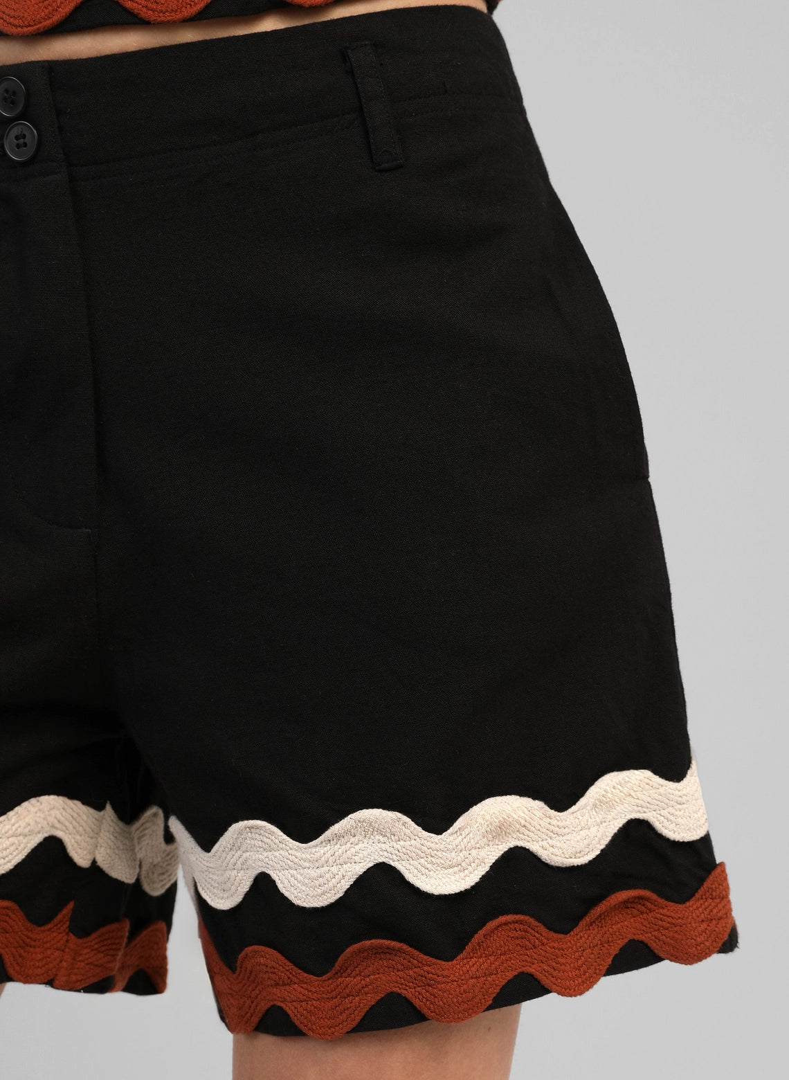 ONDINA SHORTS - BLACK