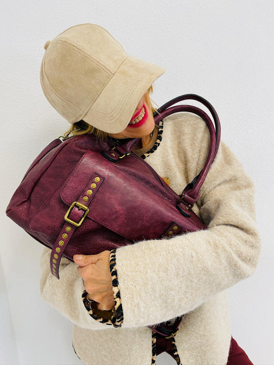 ALICANTE | Maleta con tachuelas