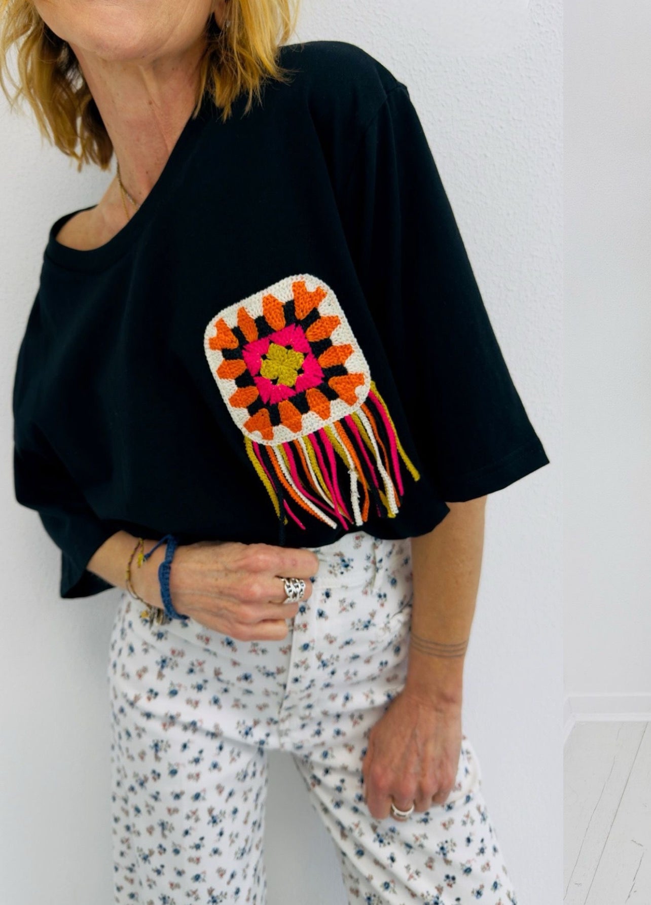 BOSSA NOVA | T-shirt com croché patch