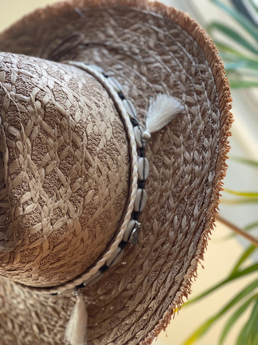 CONCHA | Chapéu de palha com conchas