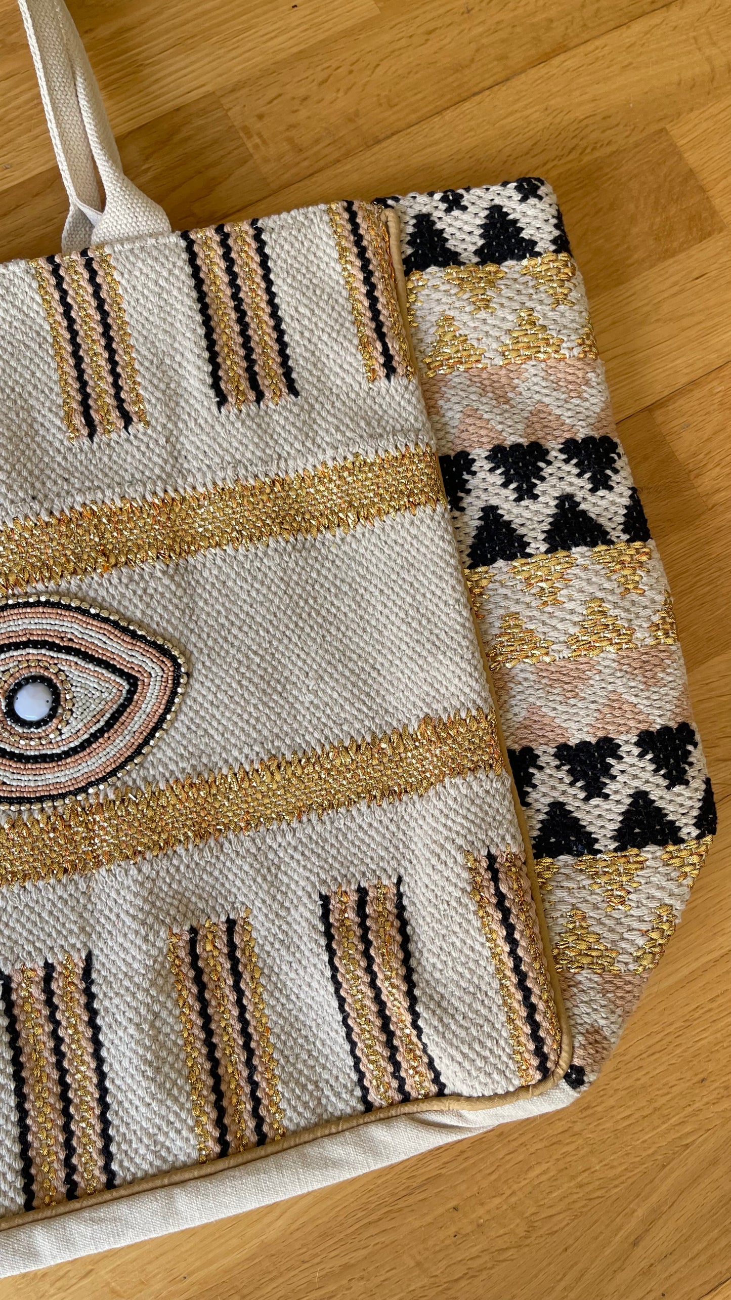 GOLDEN EYE | Cotton bag with beads