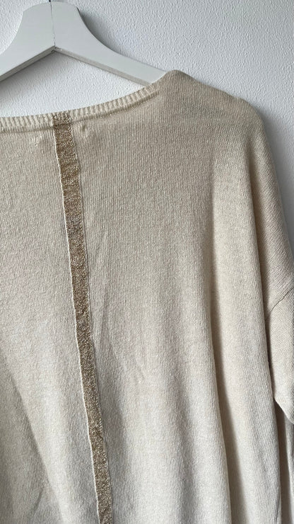 OLIVIA | V-neck knit with lurex stripe on the back