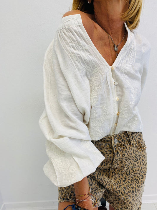 ORION | Camisa branca com bordados