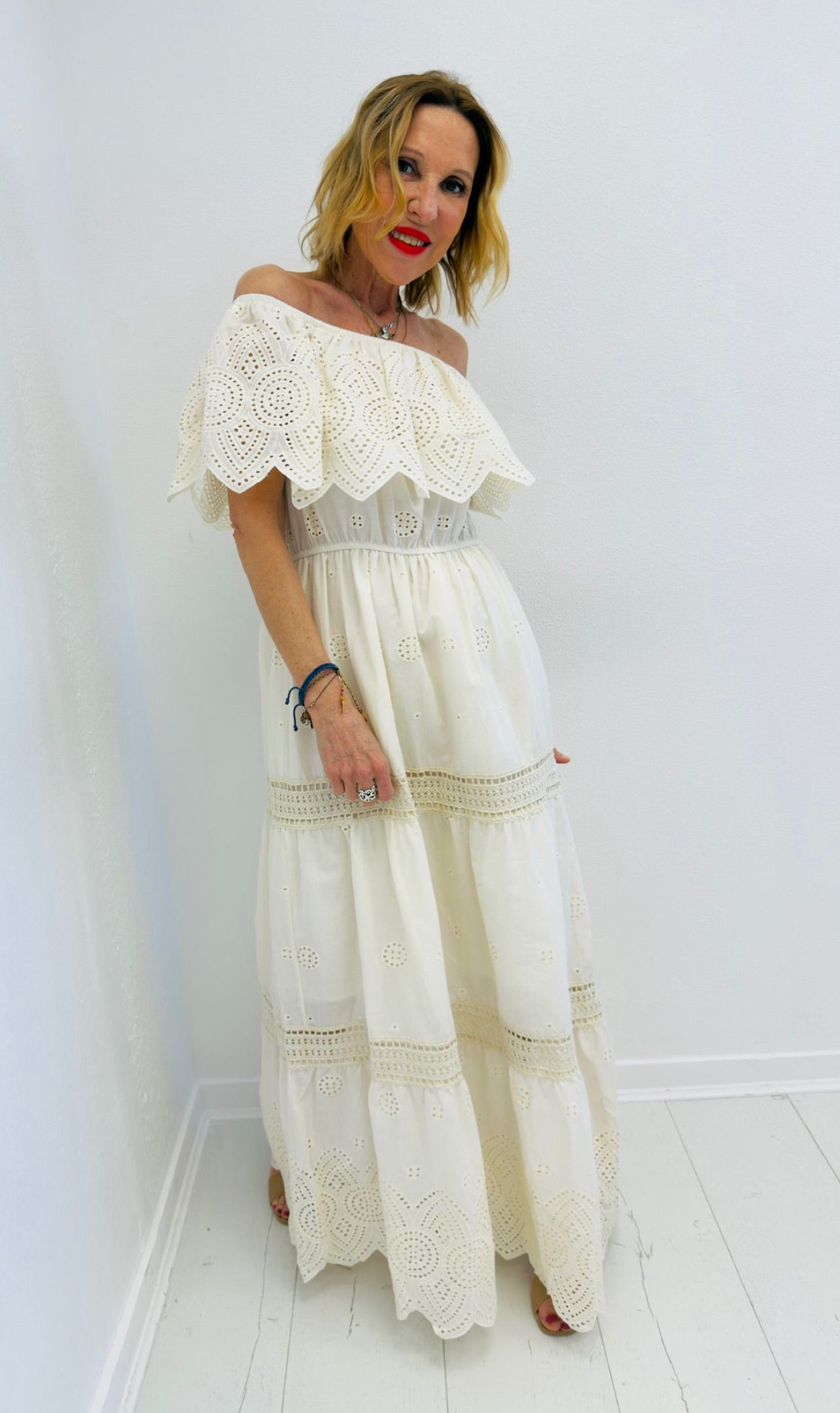 ROMANCE | Vestido Maxi em bordado inglês