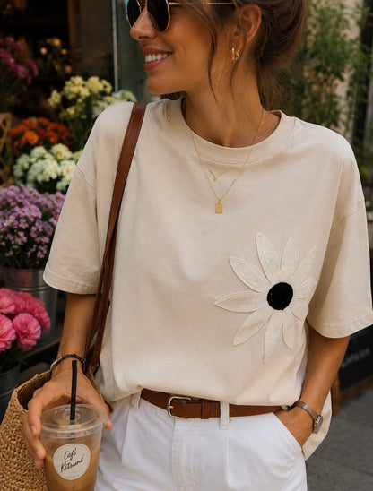 LÓTUS | T-shirt com flor aplicada
