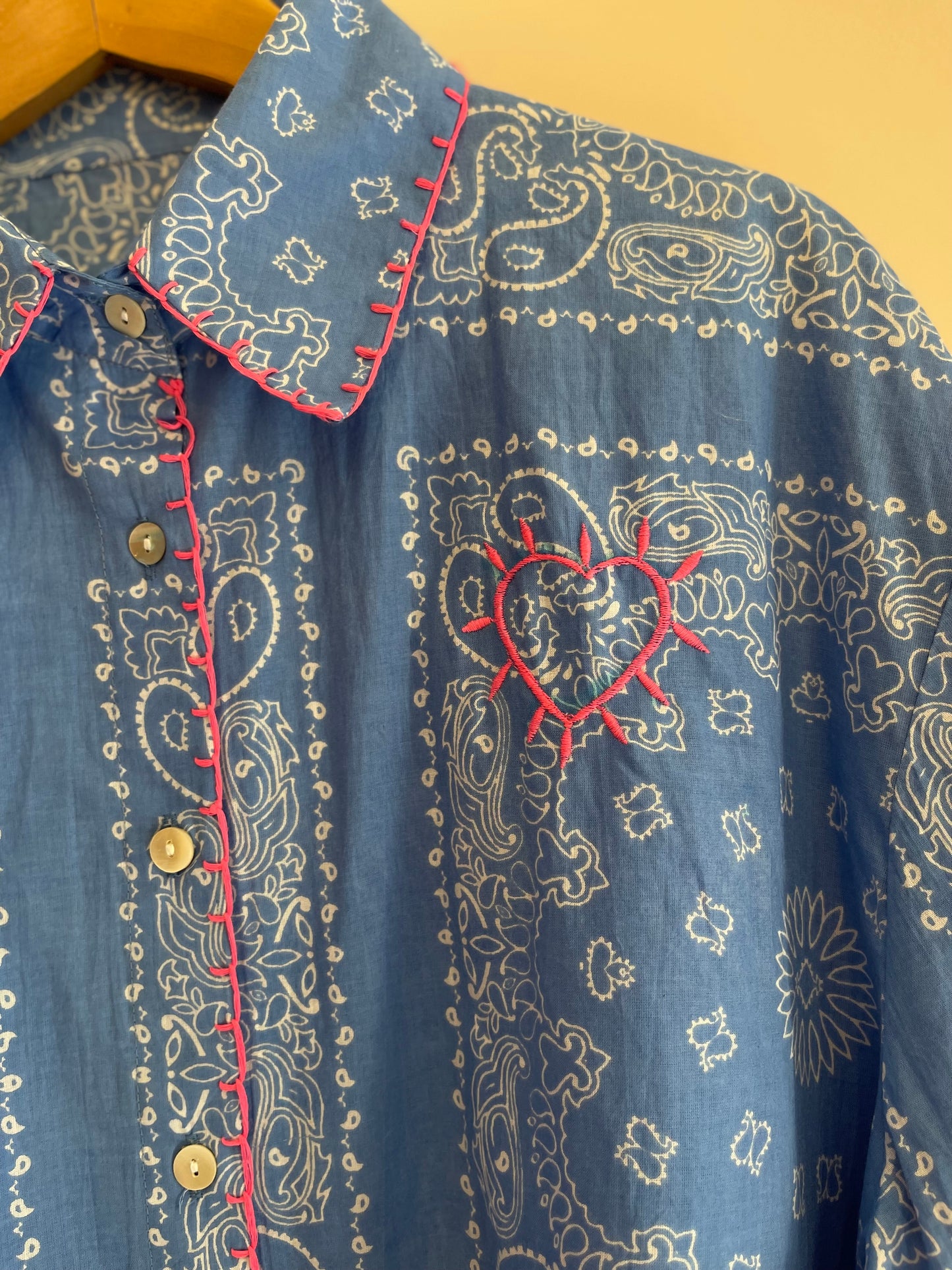 PLANET | Camisa estampada com bordados