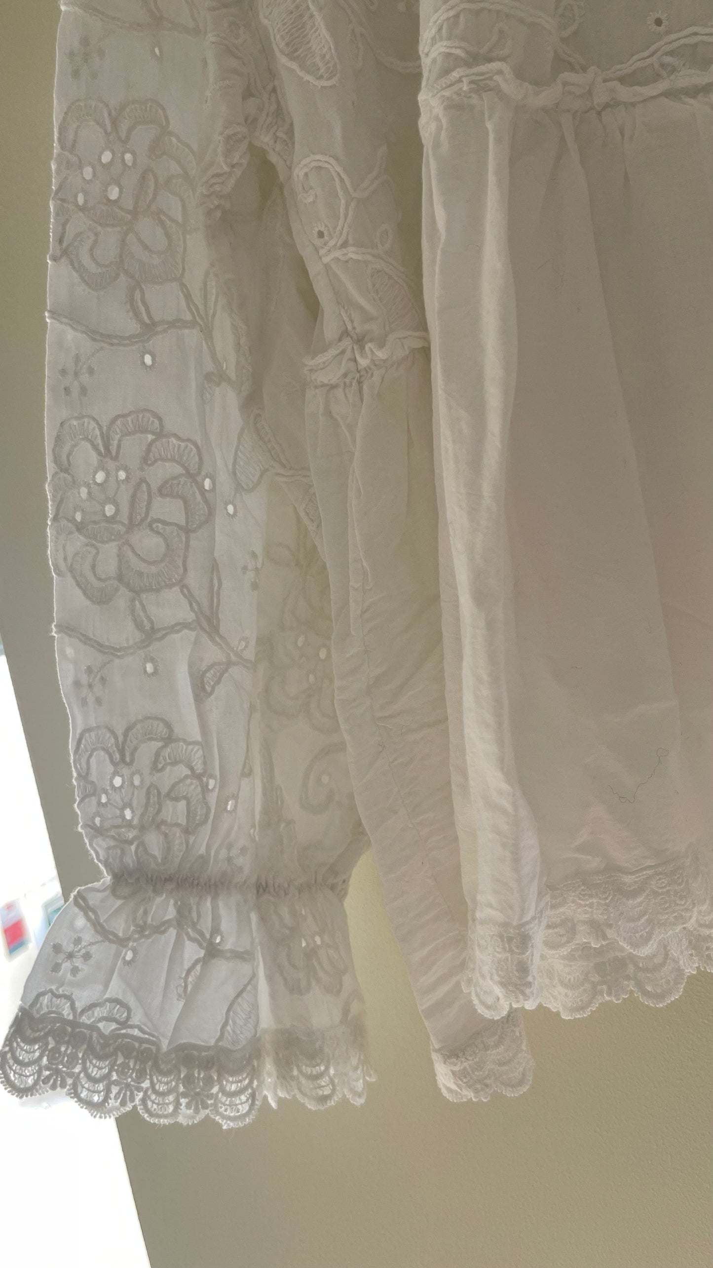 ROMANCE | Embroidered shirt