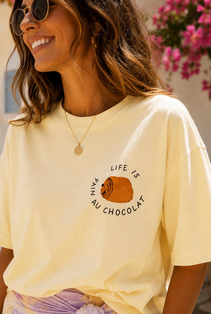 PAIN AU CHOCOLAT | T-shirt colorida com estampado