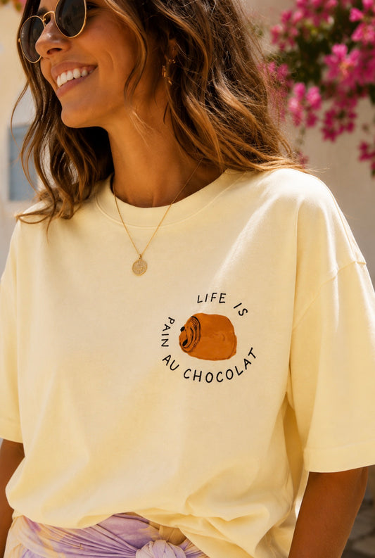 PAIN AU CHOCOLAT | T-shirt colorida com estampado
