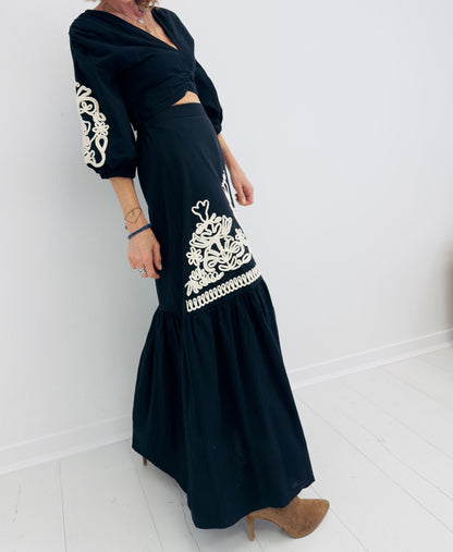 FREYA | Conjunto saia maxi e top com bordados