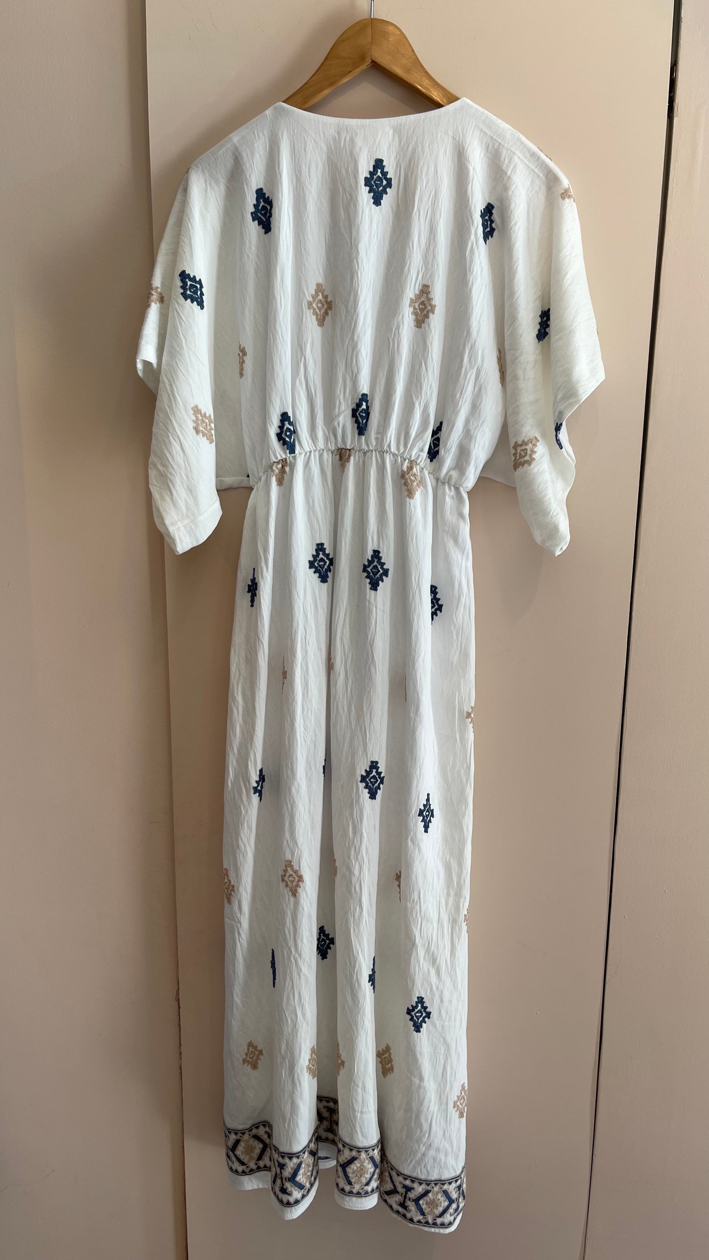 CLARA | Vestido con bordado