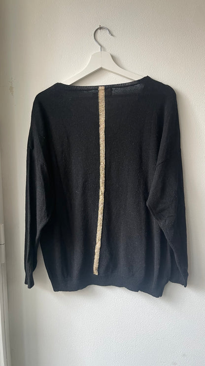 OLIVIA | V-neck knit with lurex stripe on the back