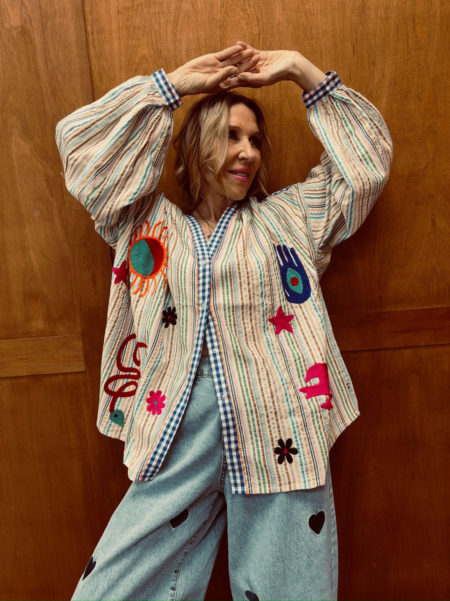 CHILL VIBES | Camisa vichy com bordados