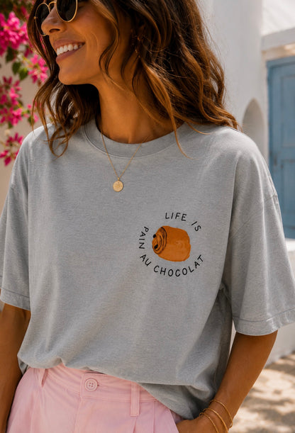 PAIN AU CHOCOLAT | T-shirt colorida com estampado
