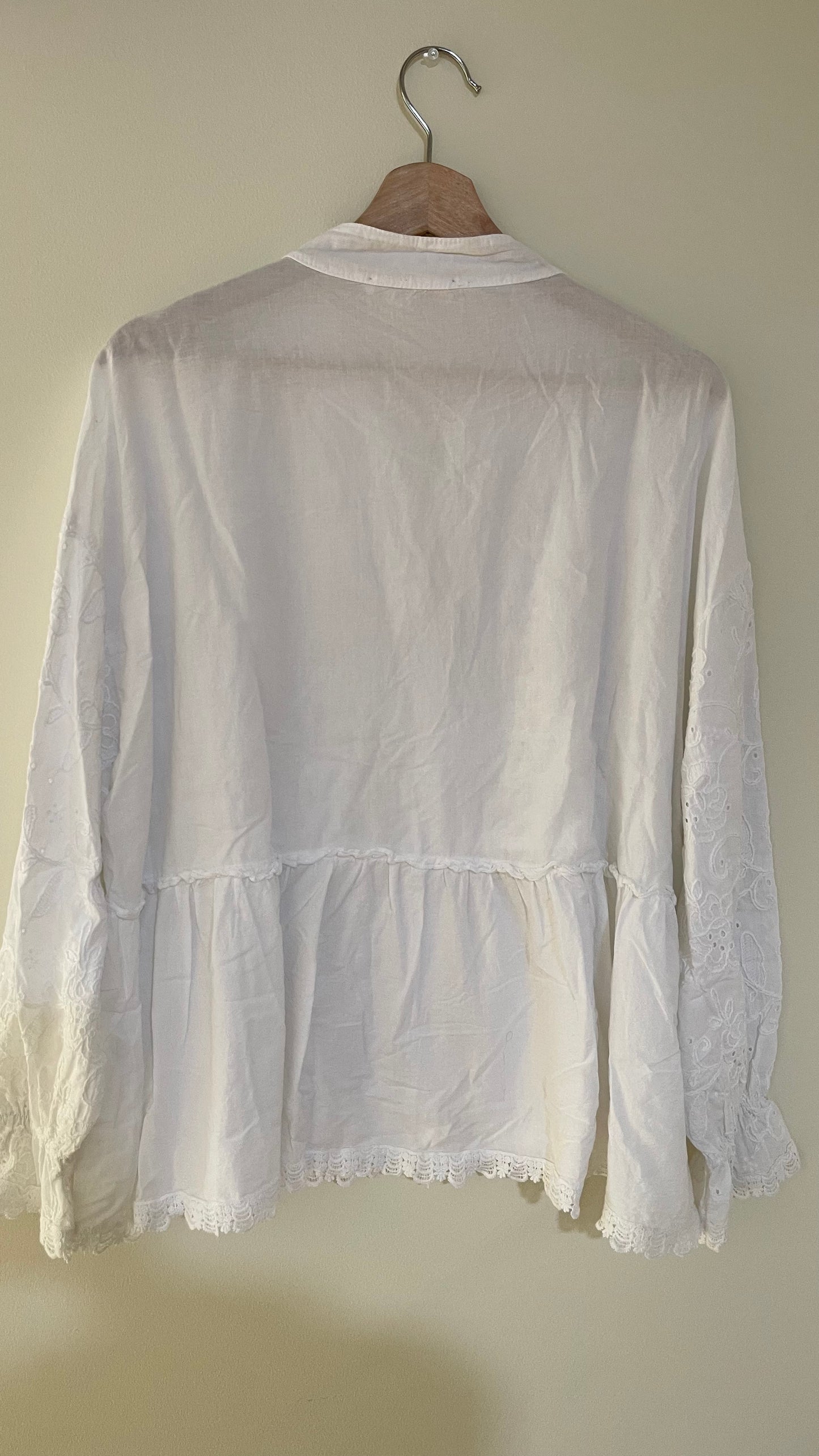 ROMANCE | Embroidered shirt