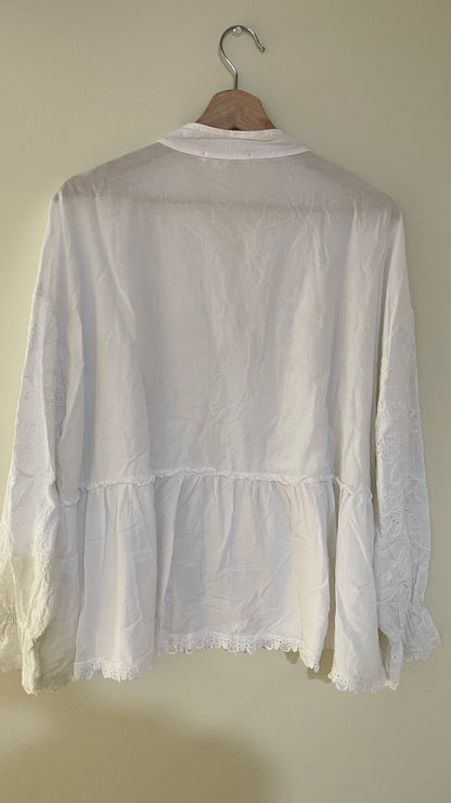 ROMANCE | Embroidered shirt