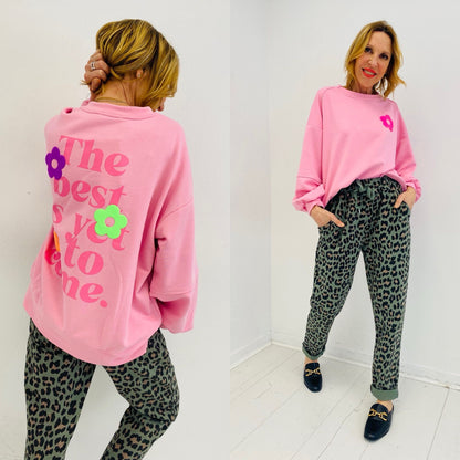 BEST IS YET TO COME | Sweat com frase e flores estampadas