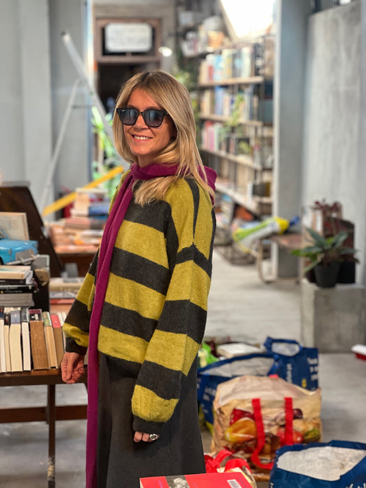 CAMILA OLIVE - Malha às Riscas Largas estilo Casual | VIBRANNA