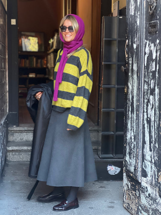 CAMILA OLIVE - Malha às Riscas Largas estilo Casual | VIBRANNA