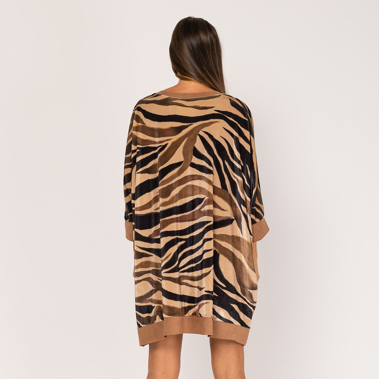 CEBRA | Vestido de terciopelo
