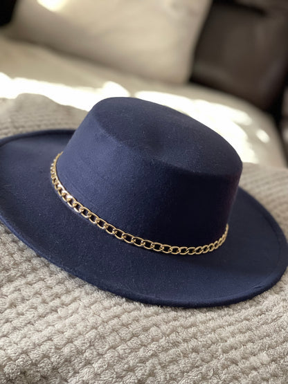 CADENA 2 | Sombrero con cadena