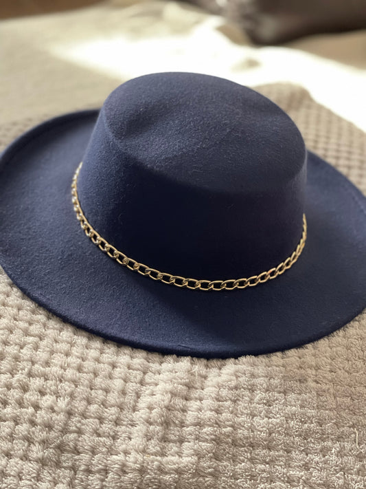 CADENA 2 | Sombrero con cadena