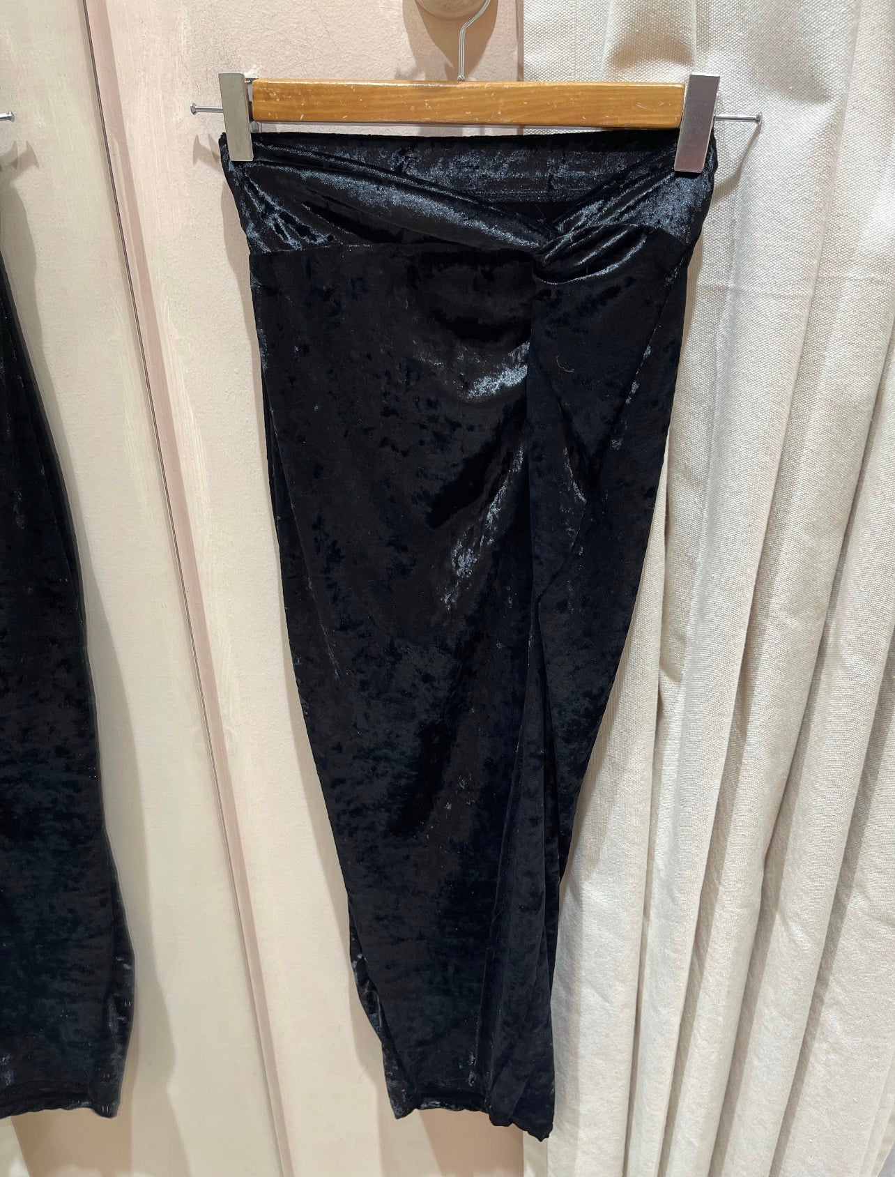 PARTY | Velvet skirt with slit